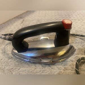 General Mills Truheat Iron